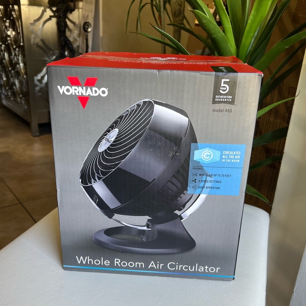 Vornado Whole Room Air Circulator Fan NEW!!